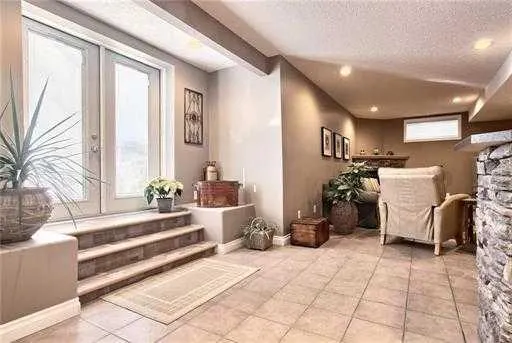 146 Scenic View Close NW