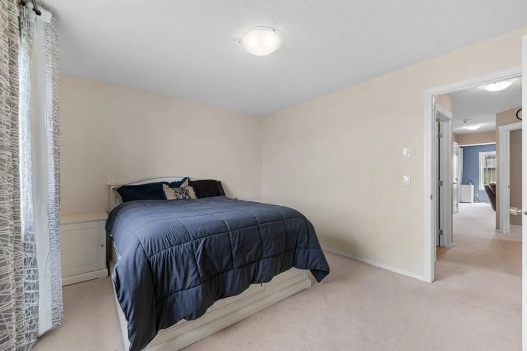 353 Panora Way NW