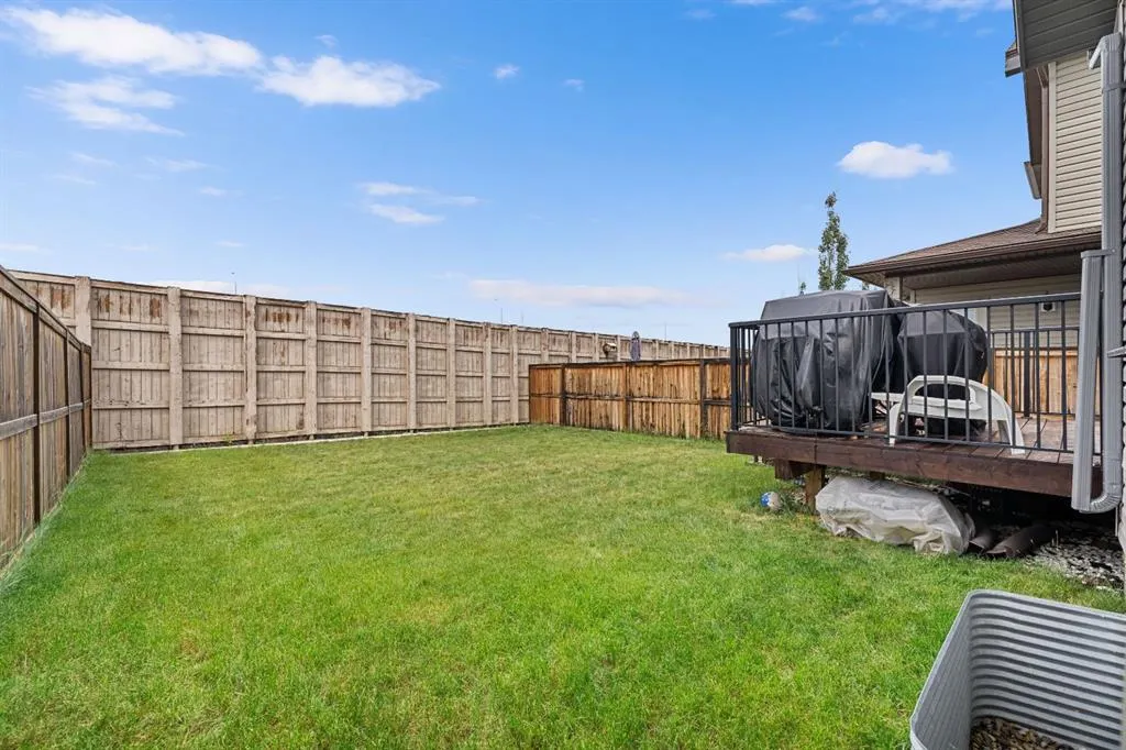 353 Panora Way NW