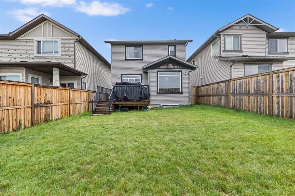 353 Panora Way NW