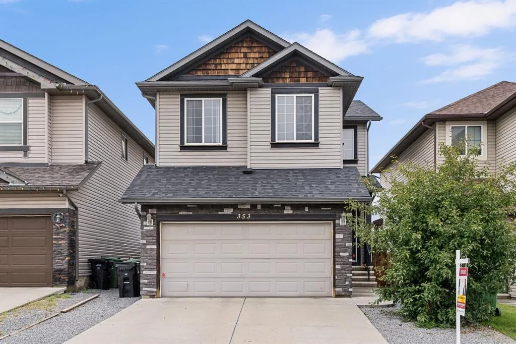 353 Panora Way NW