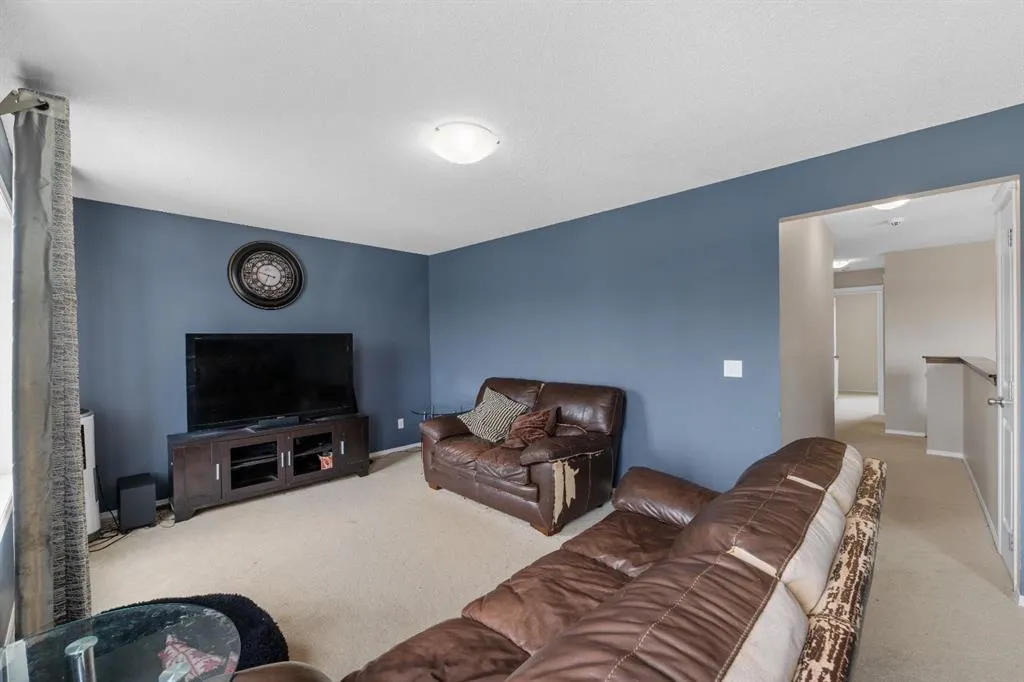 353 Panora Way NW