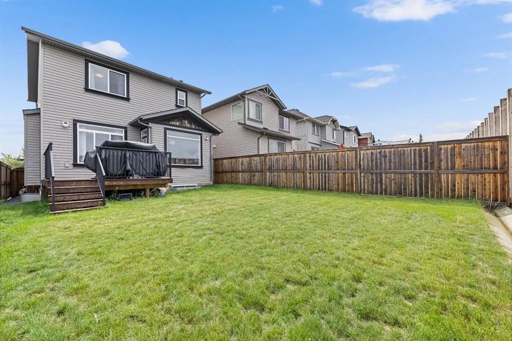 353 Panora Way NW