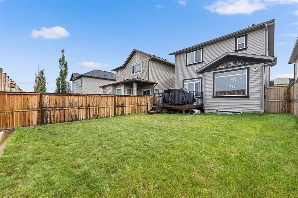 353 Panora Way NW