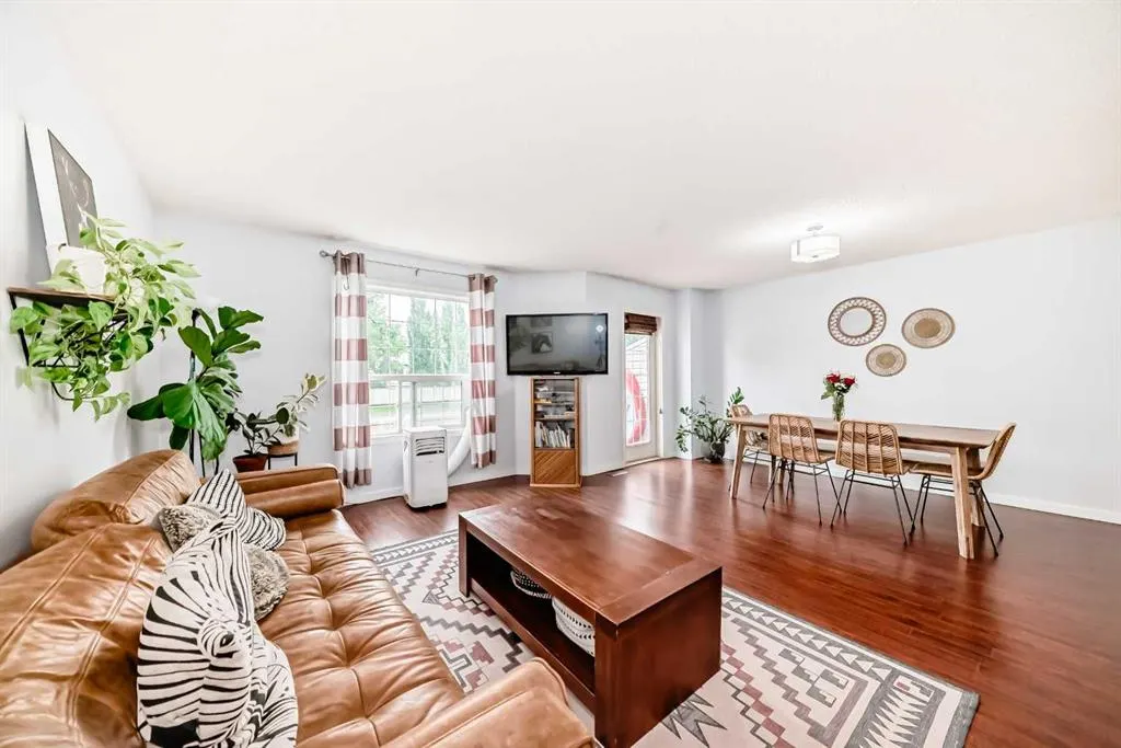 43 Douglas Glen Park SE