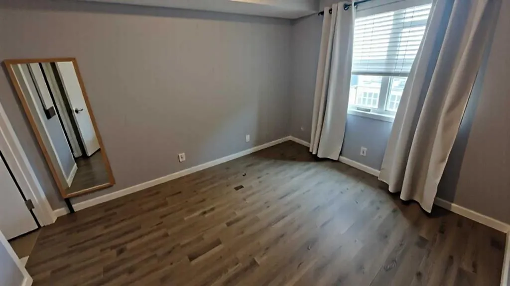 2000 applevillage Court SE, #402