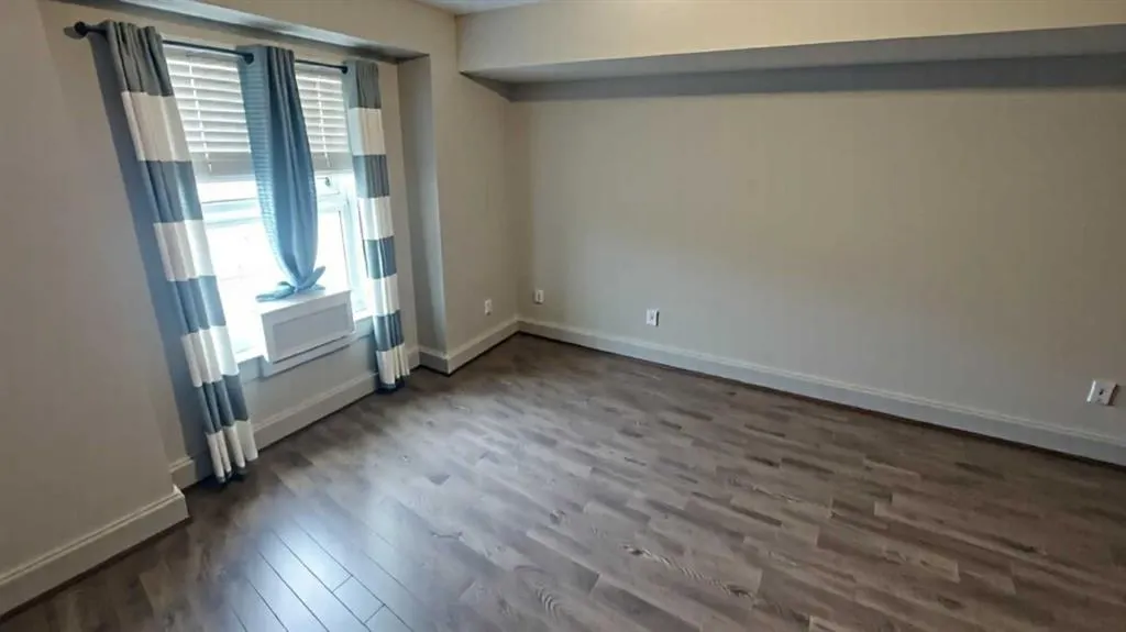 2000 applevillage Court SE, #402