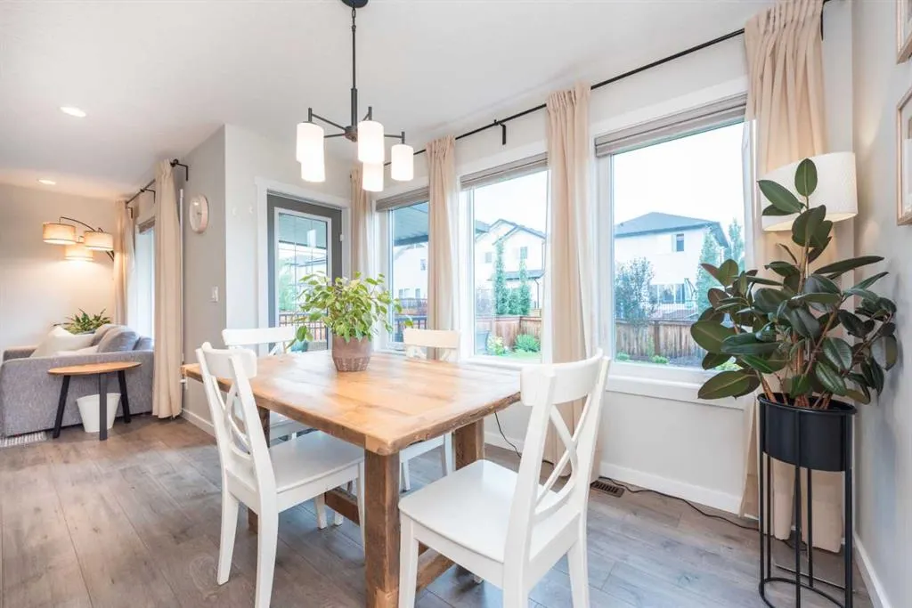 188 Wildrose Crescent