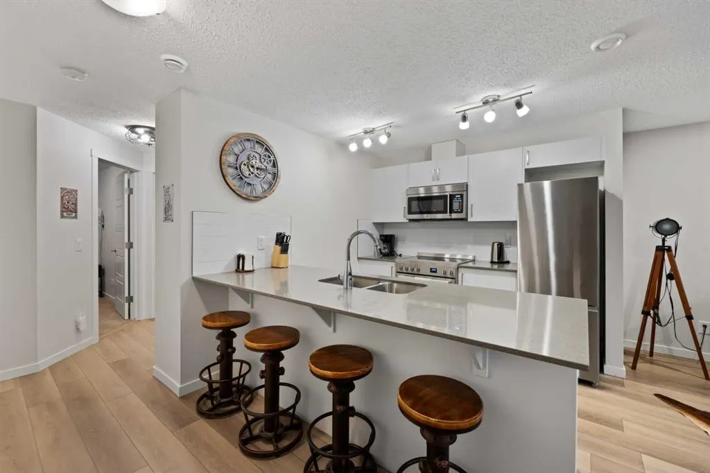 353 Cranbrook Square SE