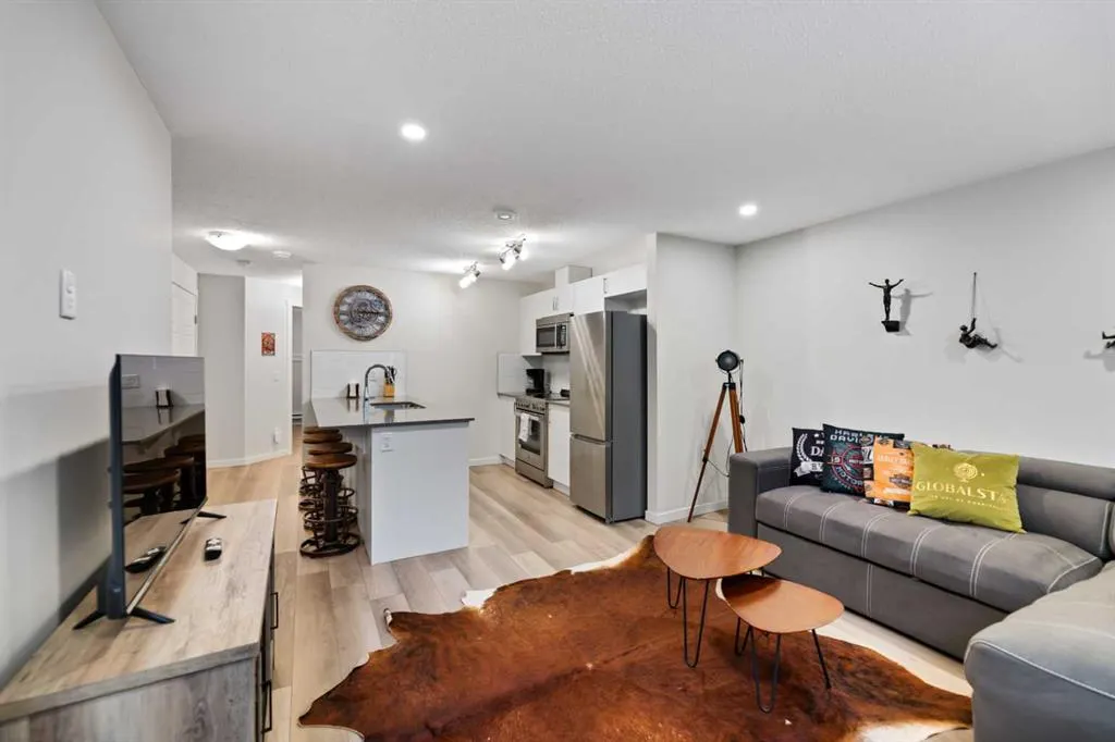 353 Cranbrook Square SE