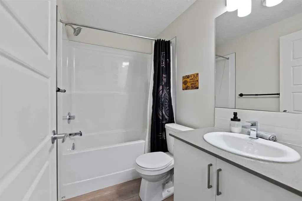 353 Cranbrook Square SE