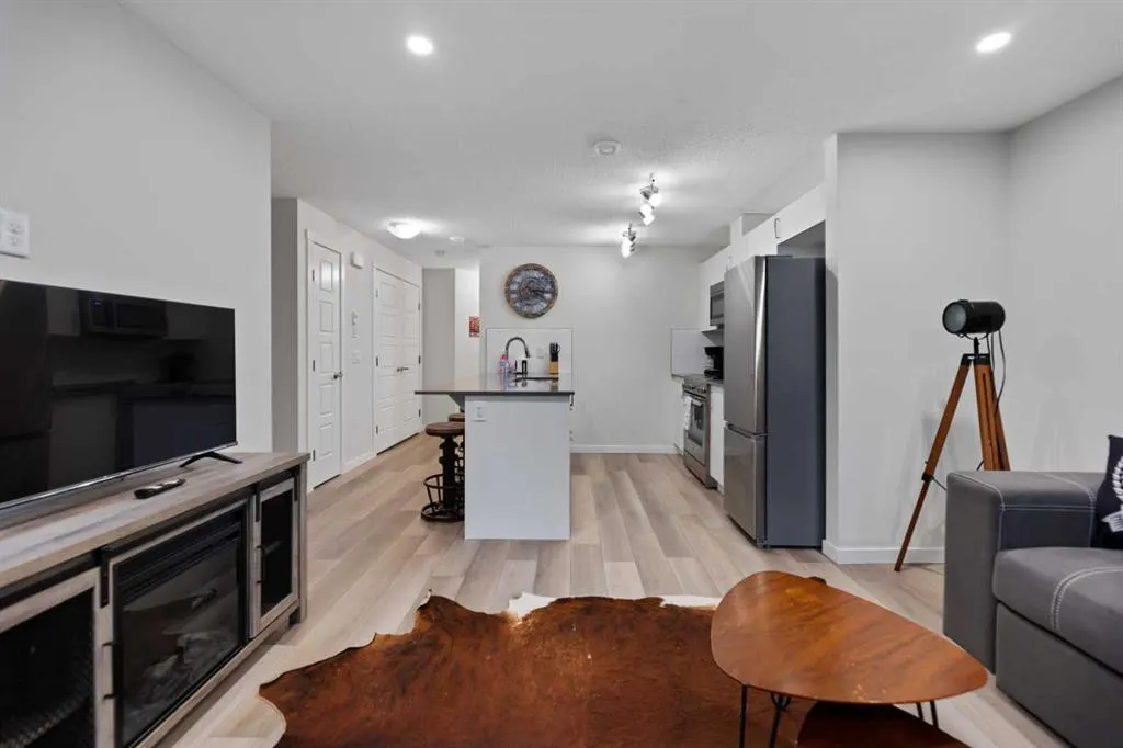 353 Cranbrook Square SE
