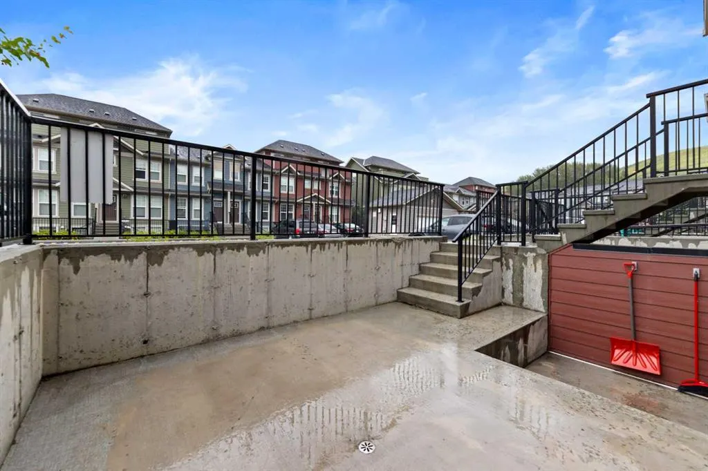 353 Cranbrook Square SE