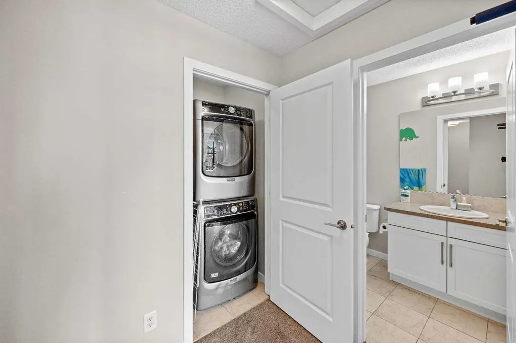 15 Red Embers Lane NE