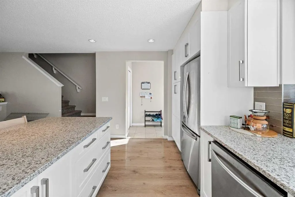 15 Red Embers Lane NE
