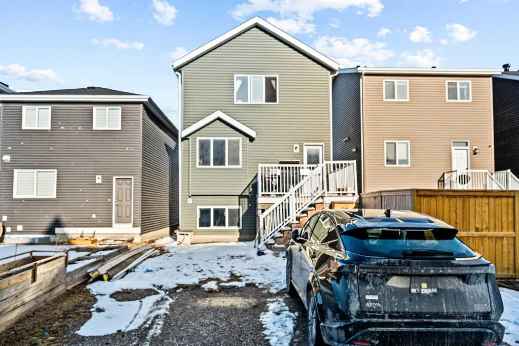 15 Red Embers Lane NE