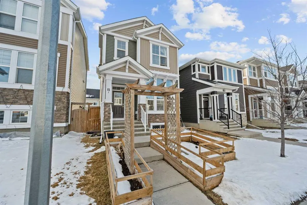 15 Red Embers Lane NE