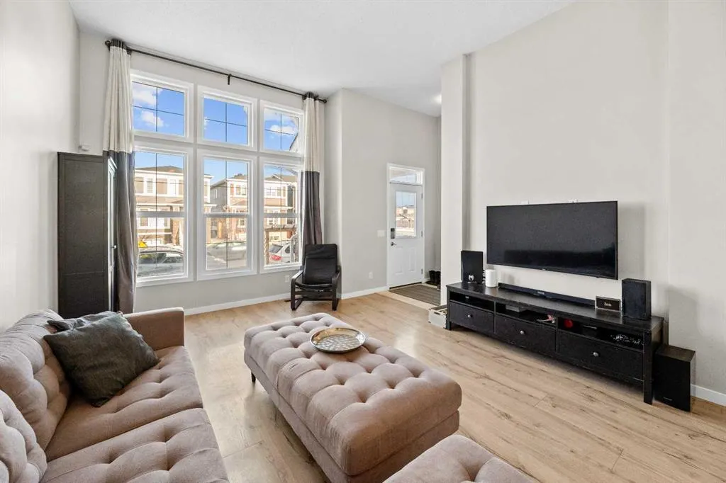 15 Red Embers Lane NE