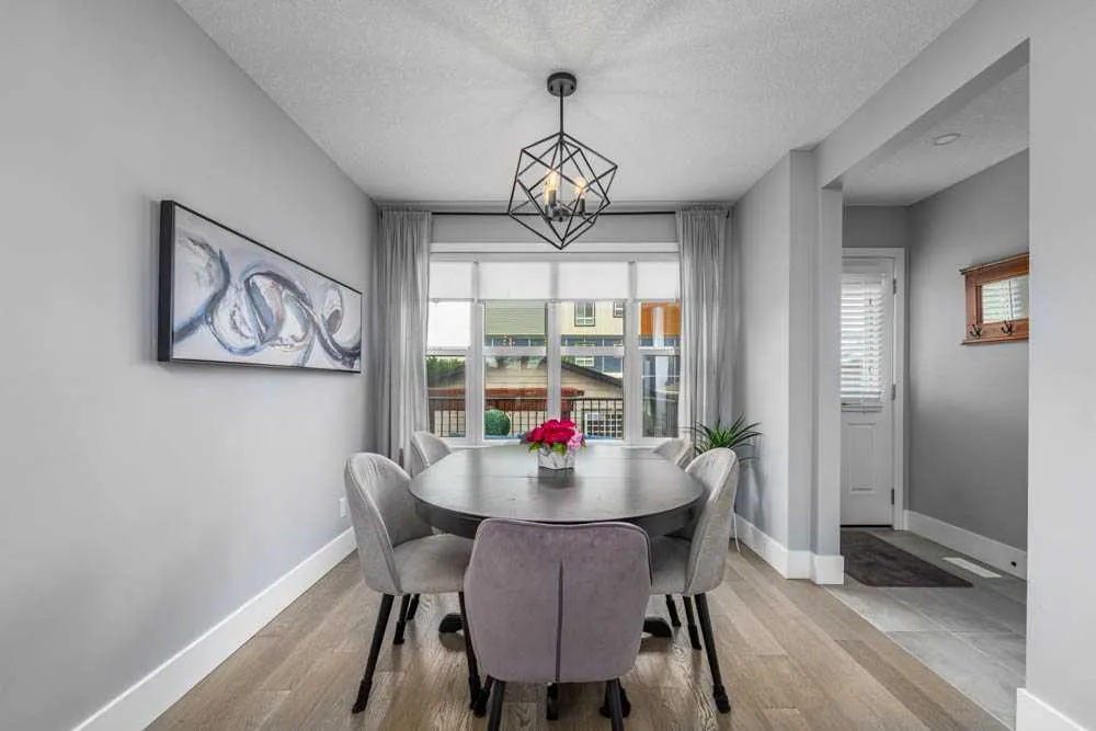 366 Masters Row SE