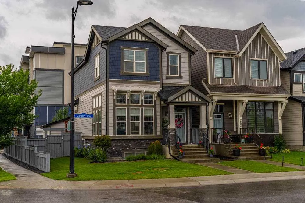 366 Masters Row SE