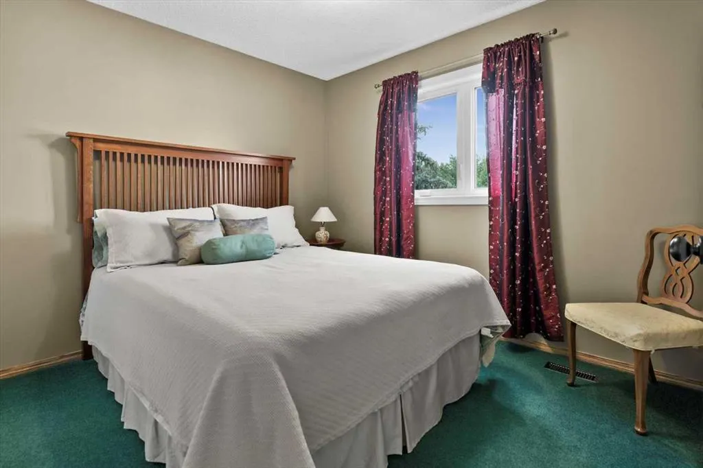 56 Hidden Spring Place NW