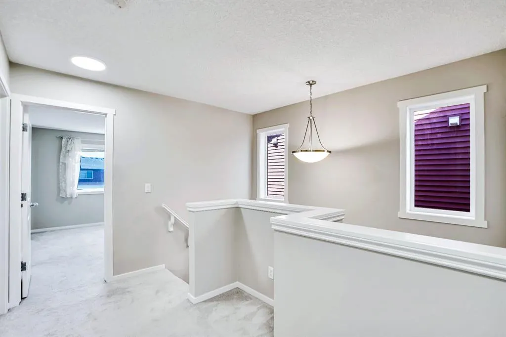 449 Evanston Drive N