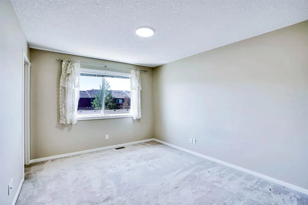 449 Evanston Drive N