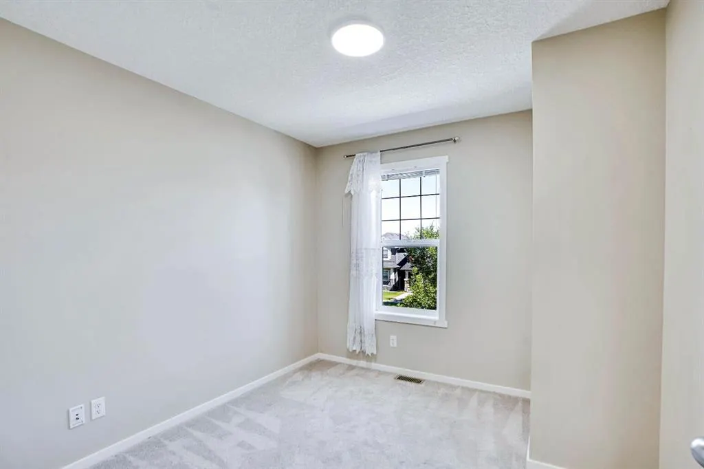 449 Evanston Drive N