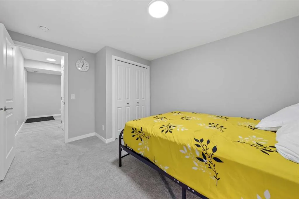 276 Calhoun Crescent NE