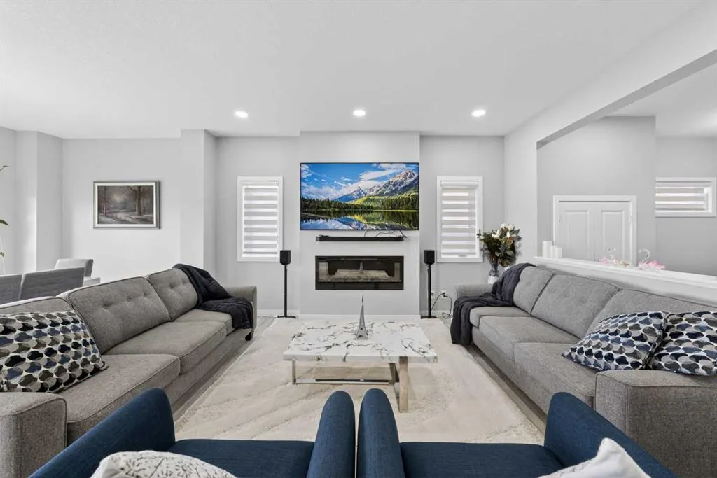 276 Calhoun Crescent NE