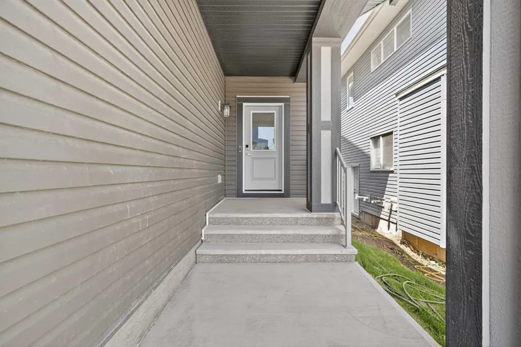 276 Calhoun Crescent NE