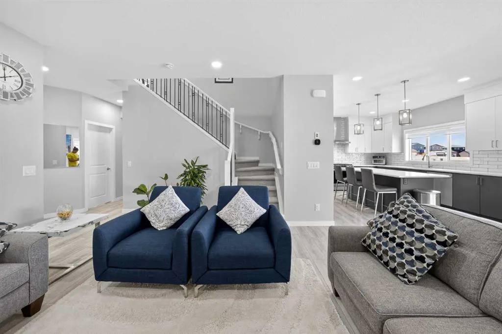 276 Calhoun Crescent NE