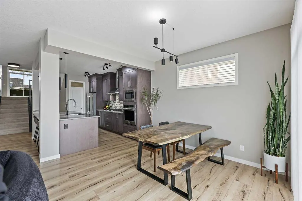 127 Fireside Crescent