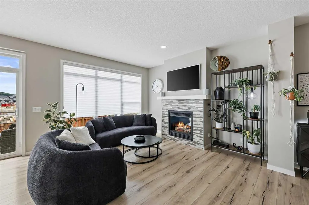 127 Fireside Crescent