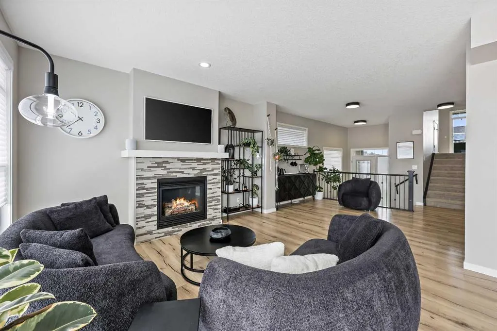 127 Fireside Crescent