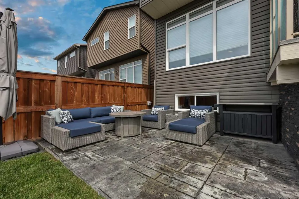 127 Fireside Crescent