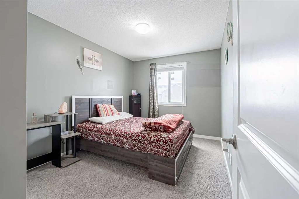 146 Skyview Point Crescent NE