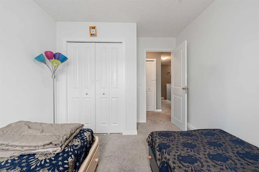 146 Skyview Point Crescent NE