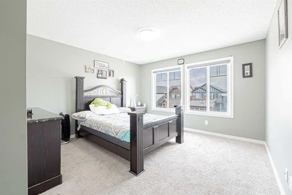 146 Skyview Point Crescent NE