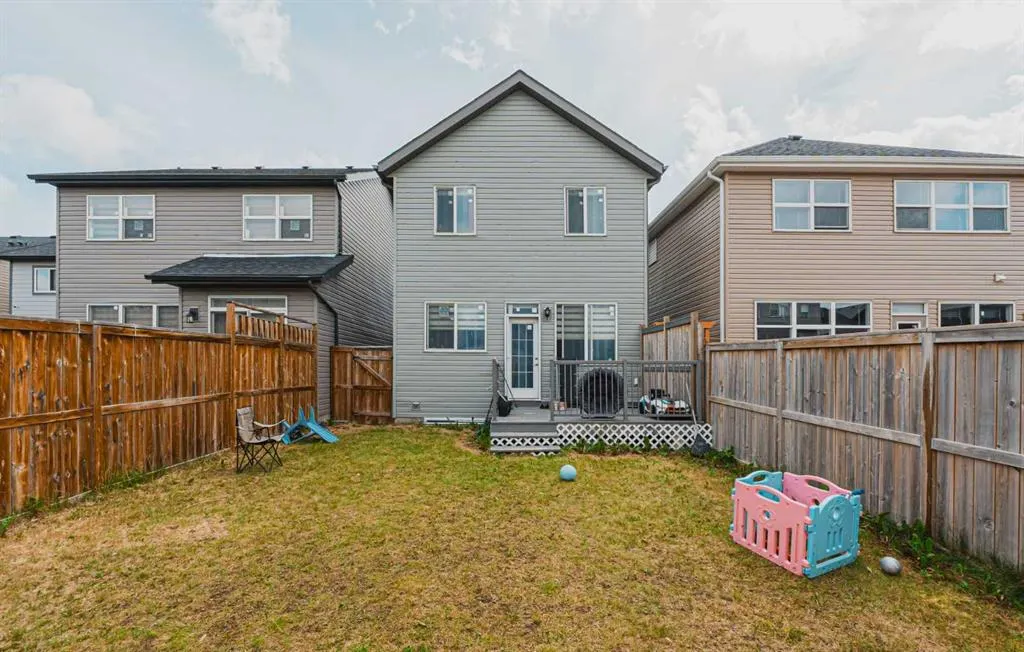 146 Skyview Point Crescent NE