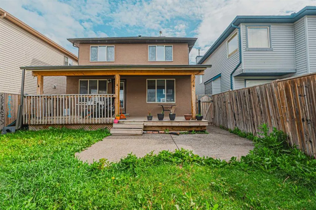 121 Saddlecrest Green NE