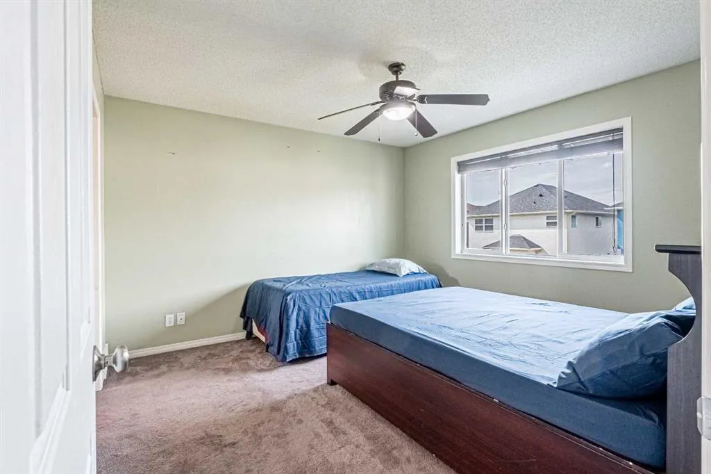 121 Saddlecrest Green NE