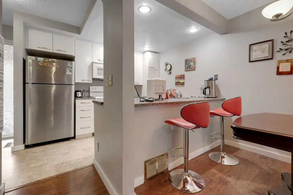41 Glenbrook Crescent, #17