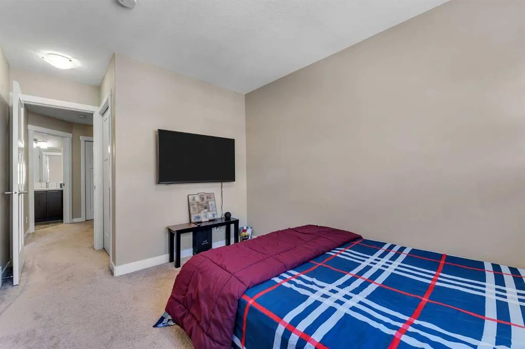 823 Skyview Ranch Grove NE