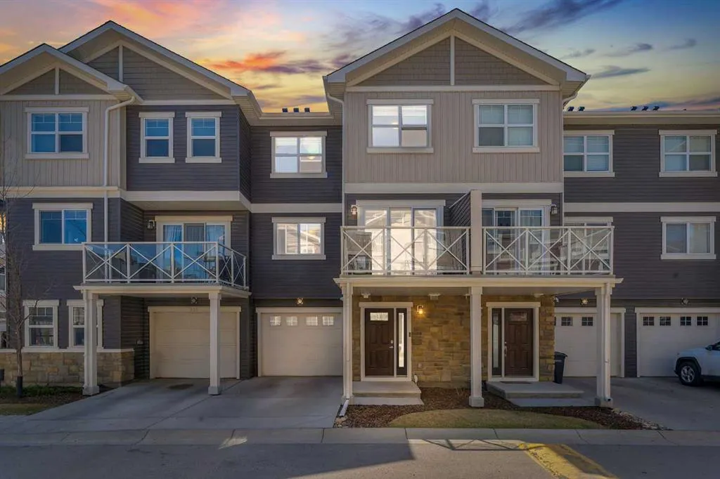 823 Skyview Ranch Grove NE