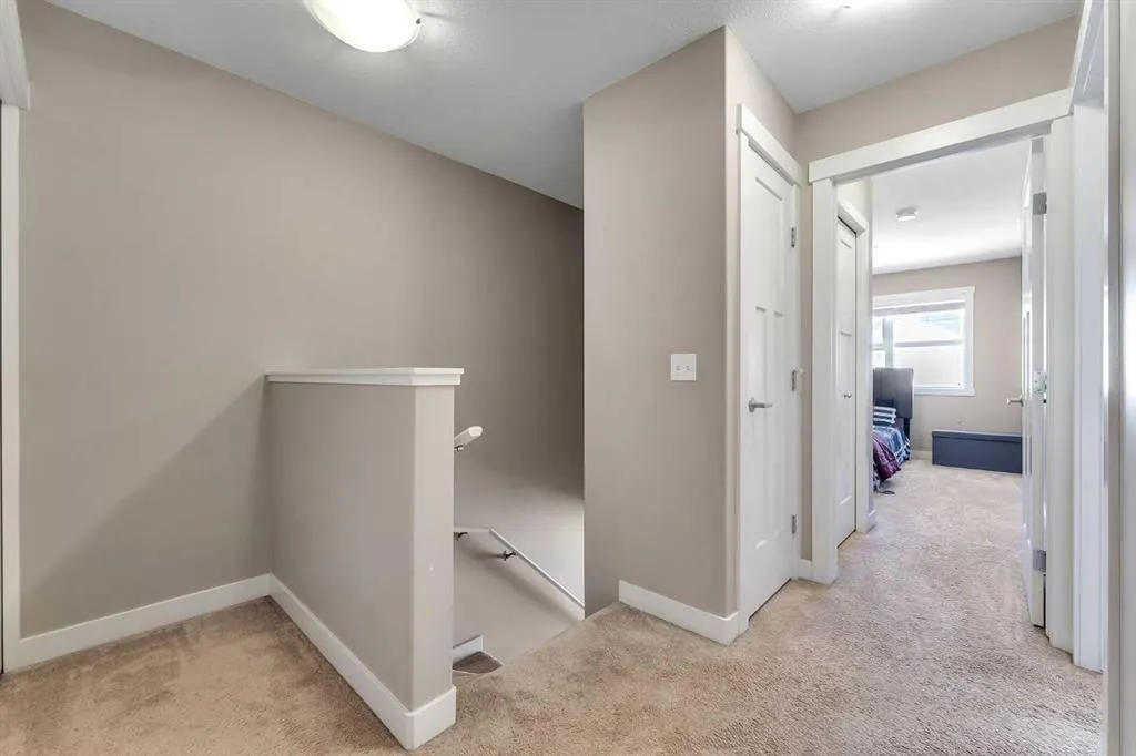 823 Skyview Ranch Grove NE