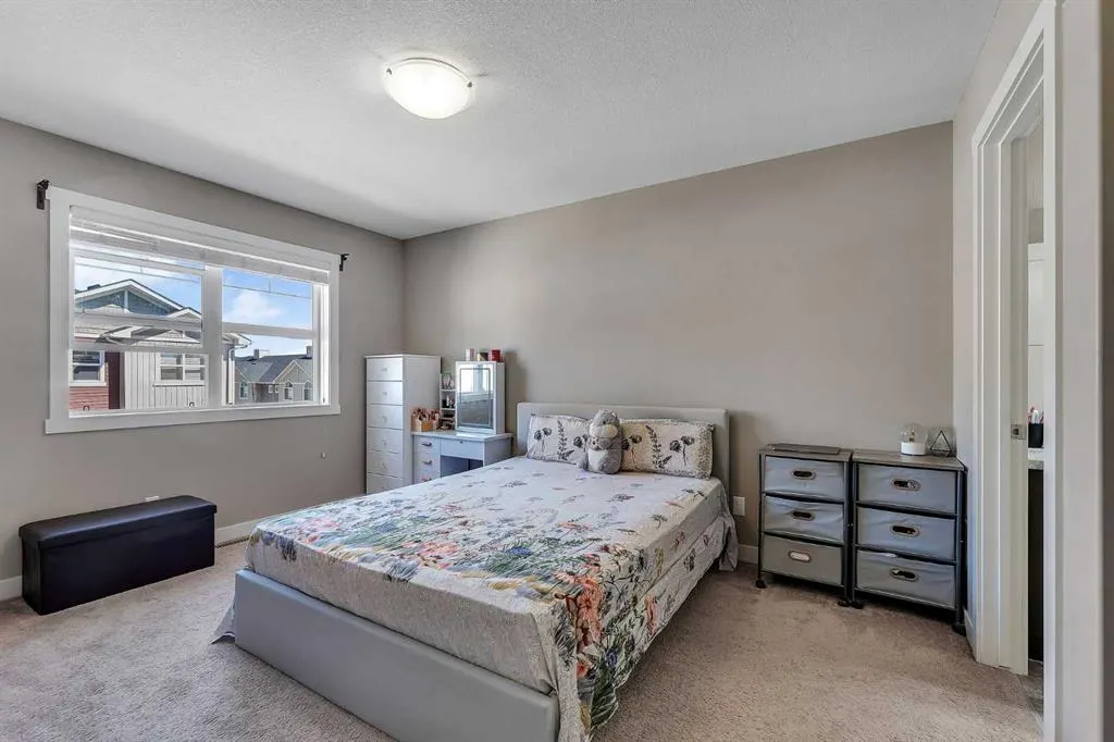 823 Skyview Ranch Grove NE