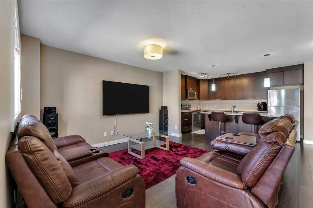 823 Skyview Ranch Grove NE