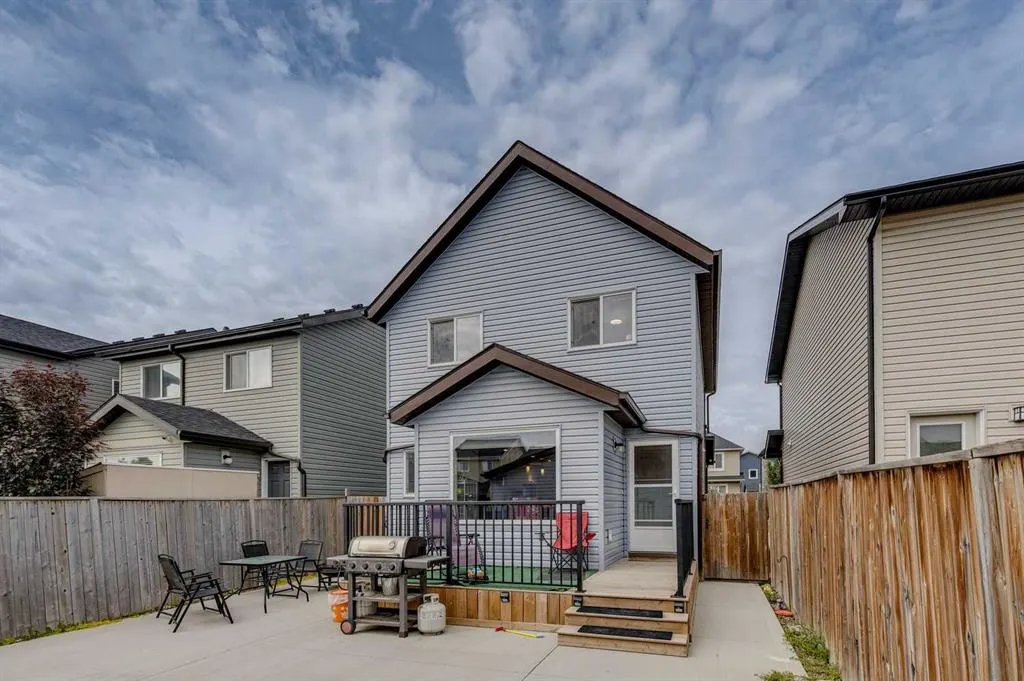 144 Skyview Point Green NE
