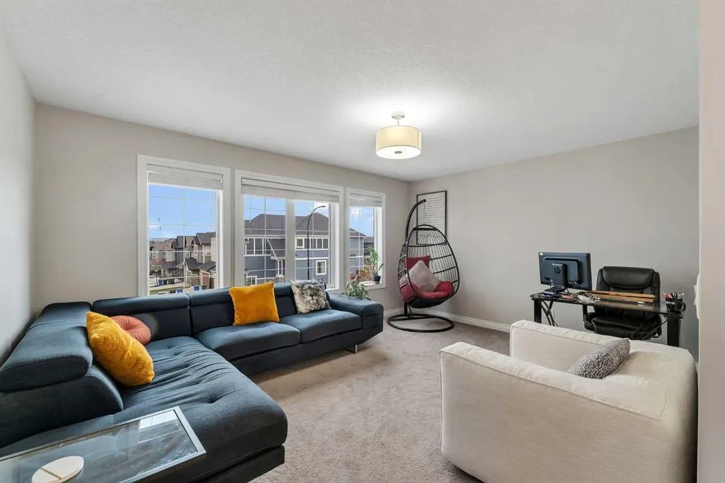 296 Evansborough Way NW